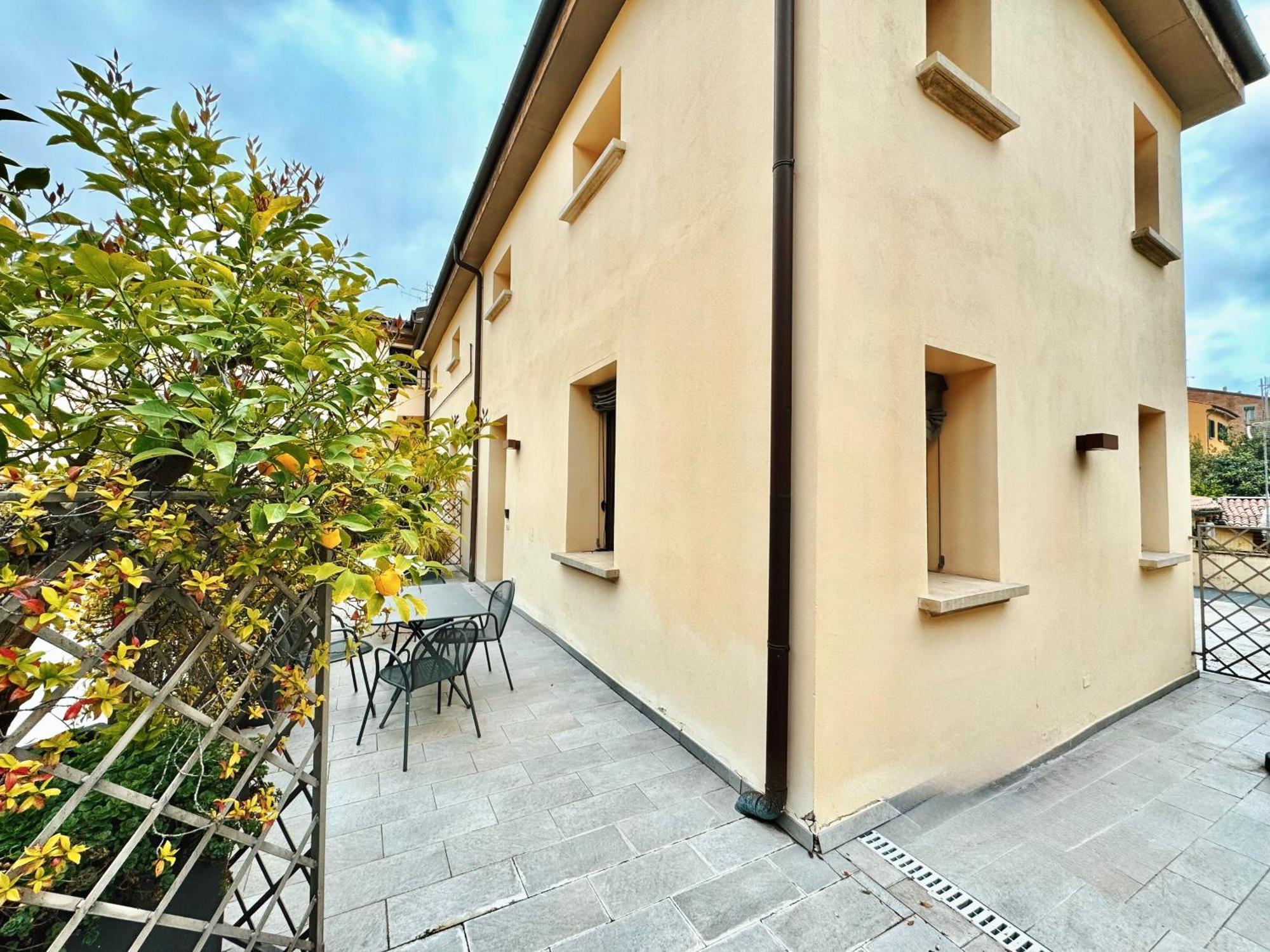 Carducci Residence Bologna Bagian luar foto